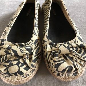Naturalizer size 9 women’s flats